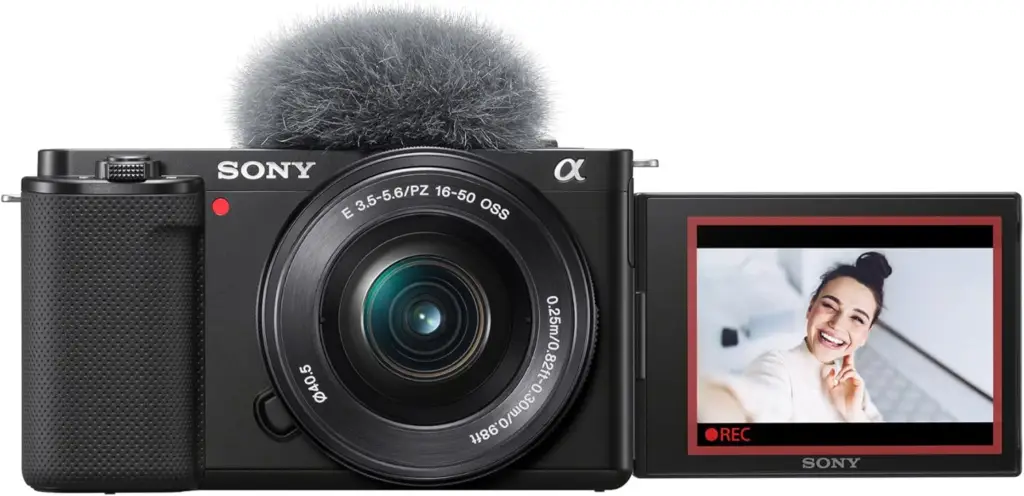 Sony ZV-E10 com tela articulada virada para frente
